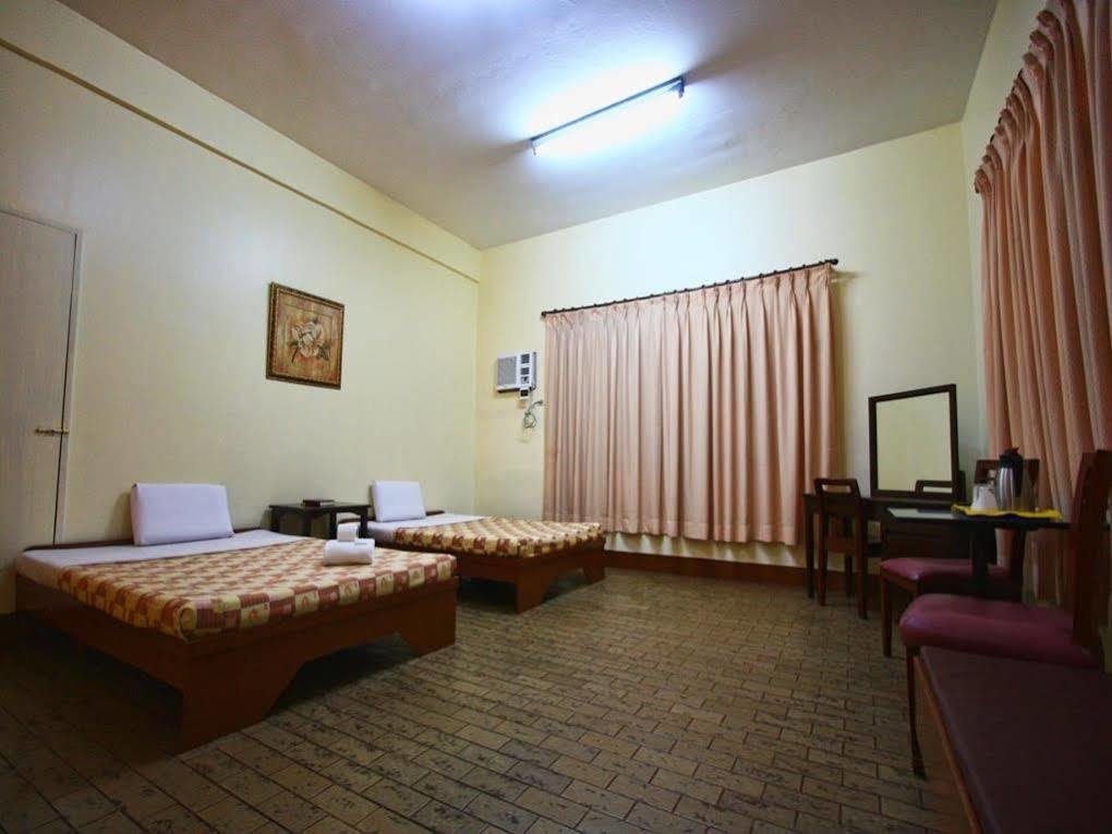 Travelbee Capitol Inn Cebu Kültér fotó